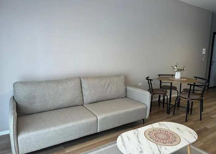 Apartment Olivia House Yzberishti